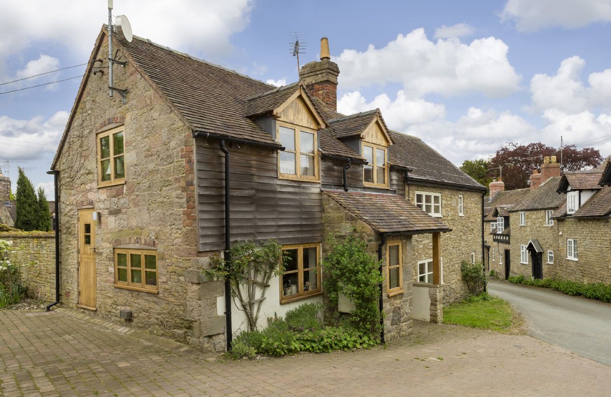 Click here for more about New Inn Cottage