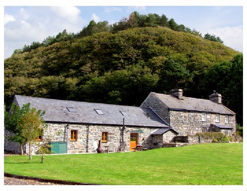 Click here for more about Glasfryn Barn