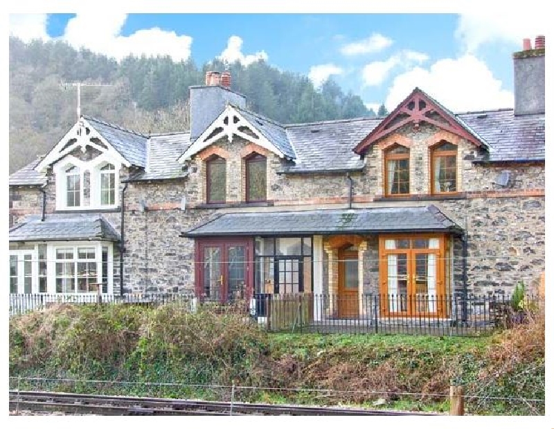 3 Railway Cottages a british holiday cottage for 4 in , 