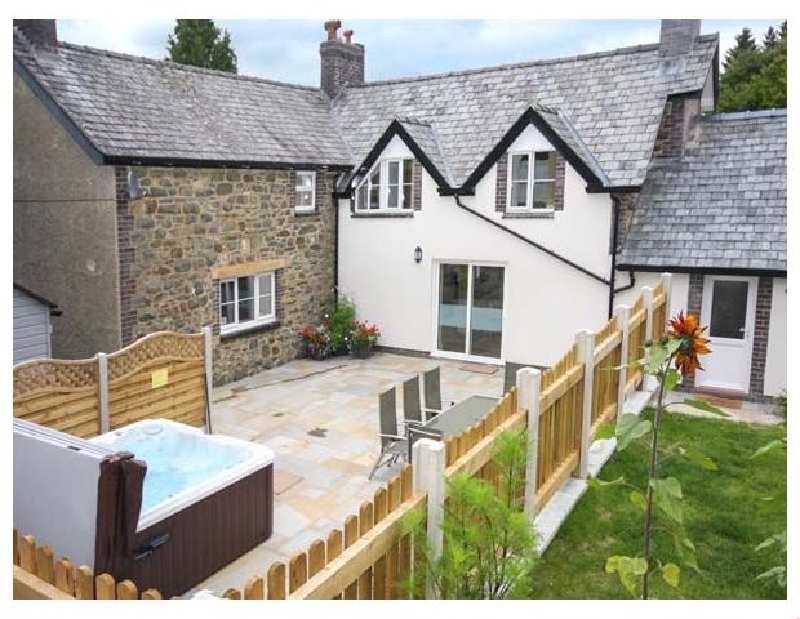 Parc Cottage a british holiday cottage for 7 in , 