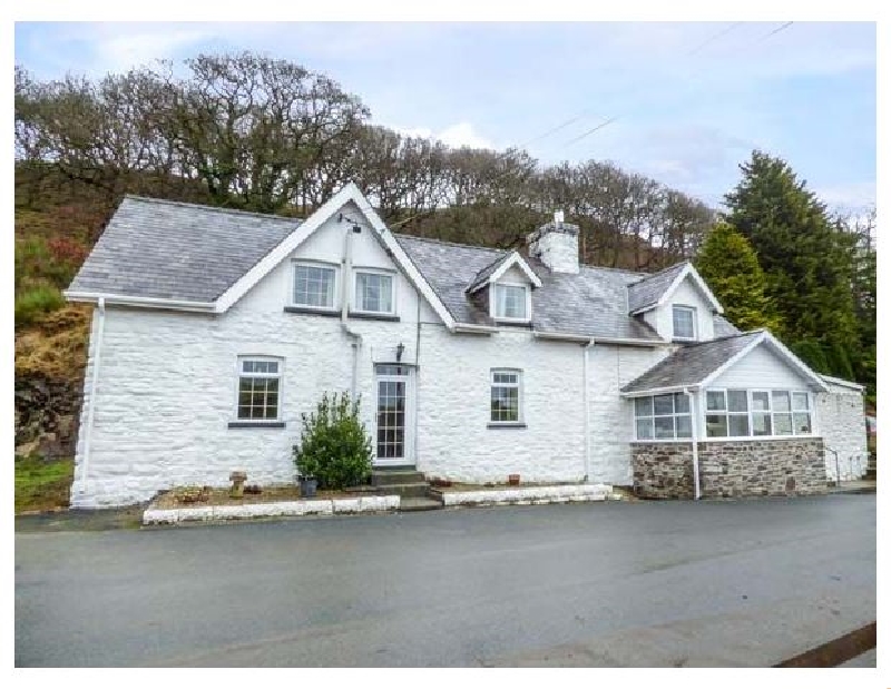 Tanyrallt Farm a british holiday cottage for 7 in , 