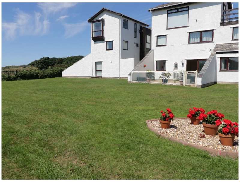Click here for more about Beach House (Ty Traeth)