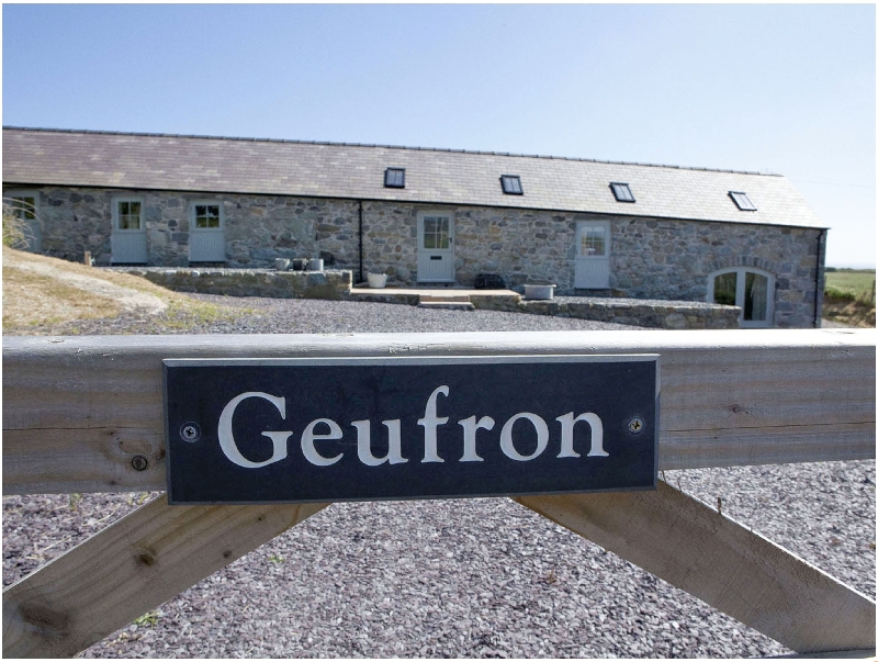Geufron a british holiday cottage for 8 in , 