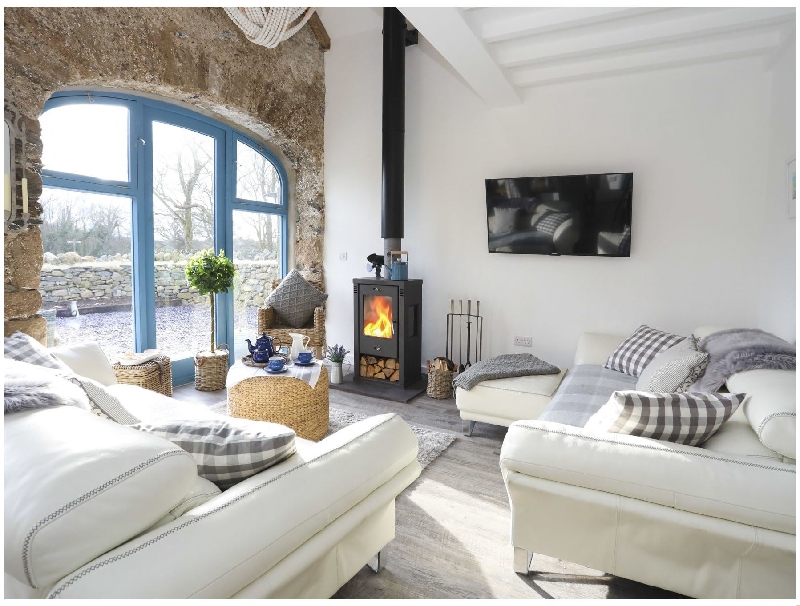 Click here for more about Ty Coets (The Little Coach House)