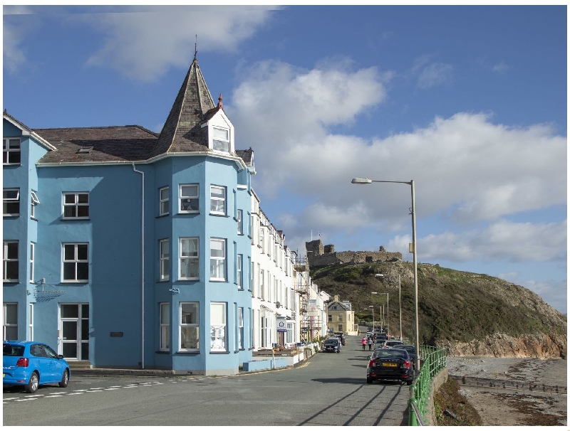 The Towers - Ardudwy a british holiday cottage for 2 in , 