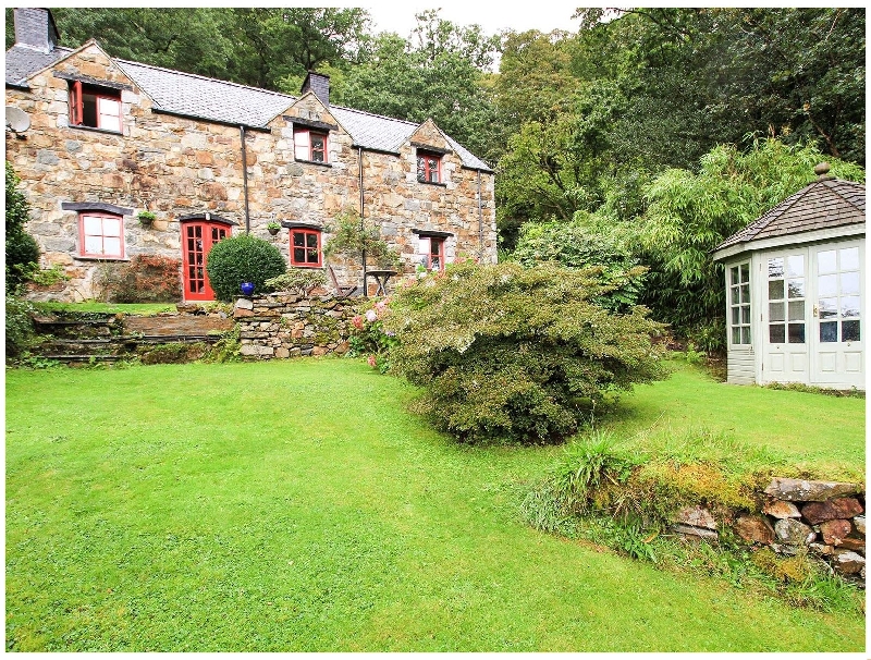 Ty Coch Maentwrog a british holiday cottage for 5 in , 