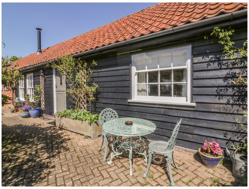 Click here for more about Courtyard Cottage- Poplar Farm Barn