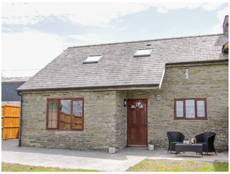 The Poddy Barn a british holiday cottage for 4 in , 