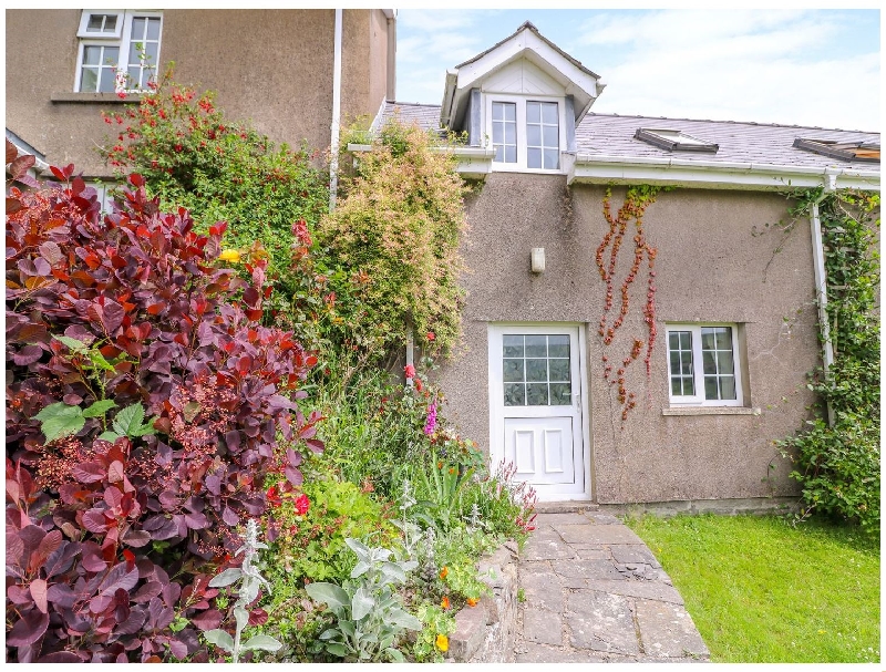 Click here for more about Edw Cottage