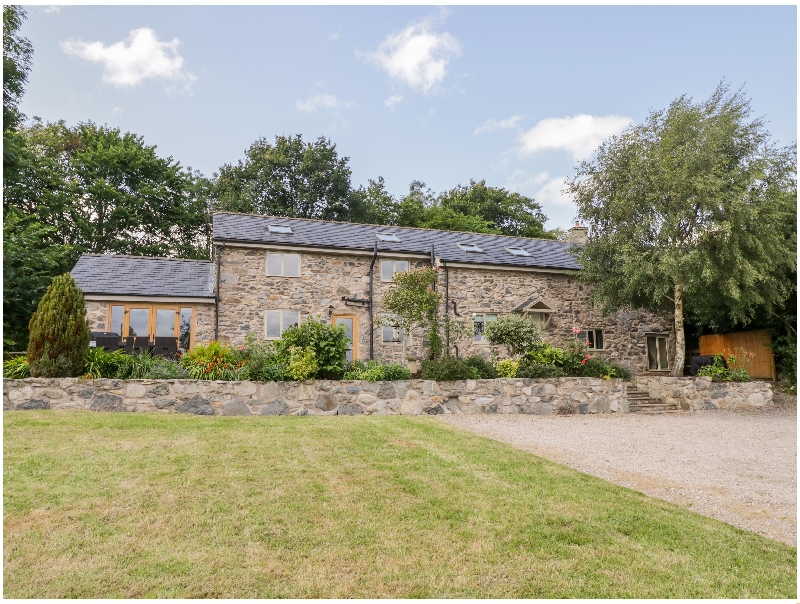 Click here for more about Castell Barn